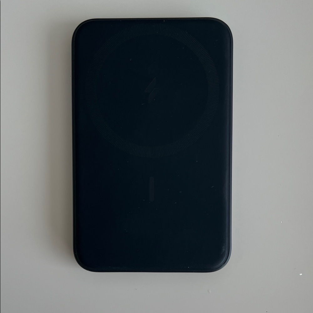 Anker Wireless Power Bank 621, iPhone wireless charger - Picture 3 of 5